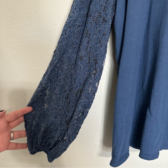 Bundle of 2 Women’s Long Sleeve Lace Arm Tops in Blue and Black Size XL - Picture 4 of 13